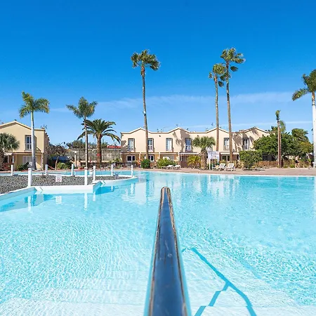 Maspalomas Oasis Club * 普拉亚戴尔雷安格莱斯